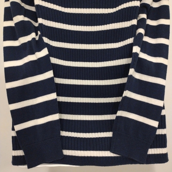 Gap - Striped Sweater - Picture 9 of 11